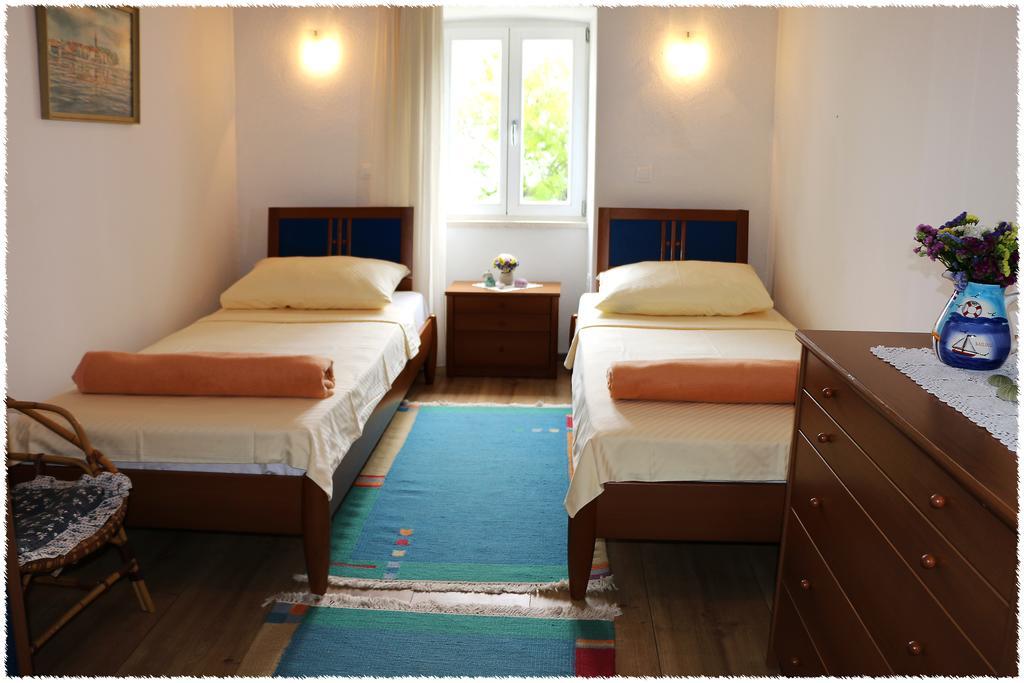 Apartment Dane Примоштен Екстер'єр фото